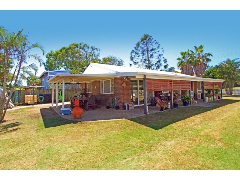 76 Limpus Avenue, Keppel Sands QLD 4702