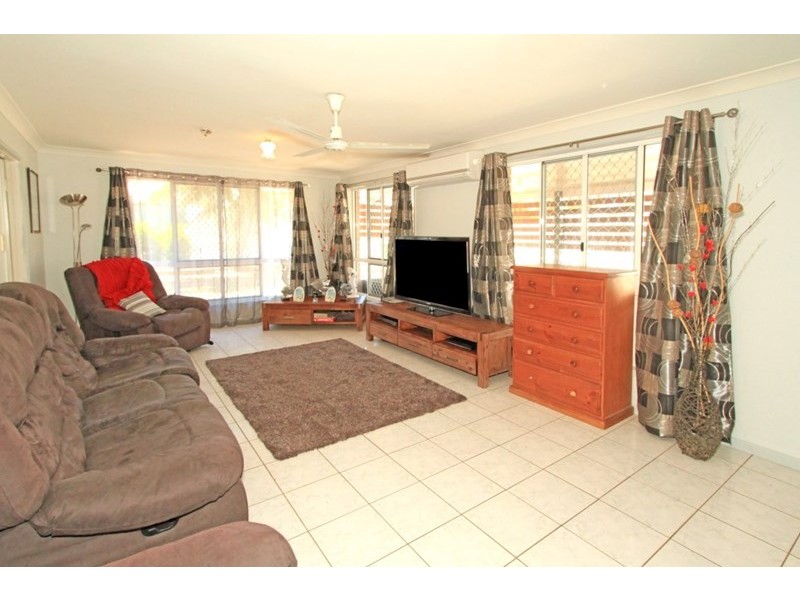 76 Limpus Avenue, Keppel Sands QLD 4702