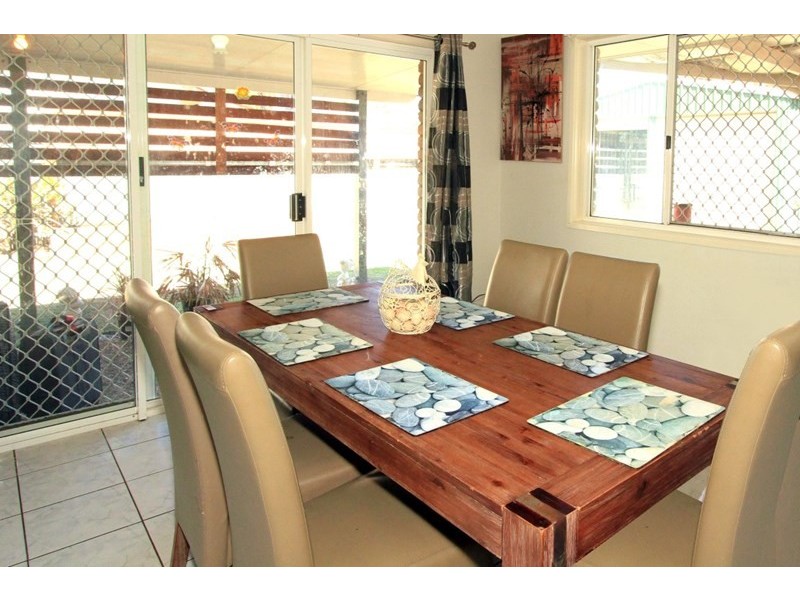 76 Limpus Avenue, Keppel Sands QLD 4702