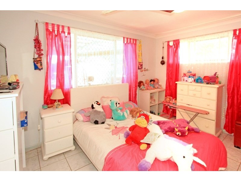 76 Limpus Avenue, Keppel Sands QLD 4702