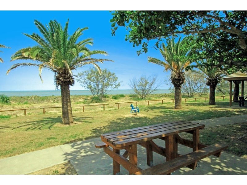 76 Limpus Avenue, Keppel Sands QLD 4702