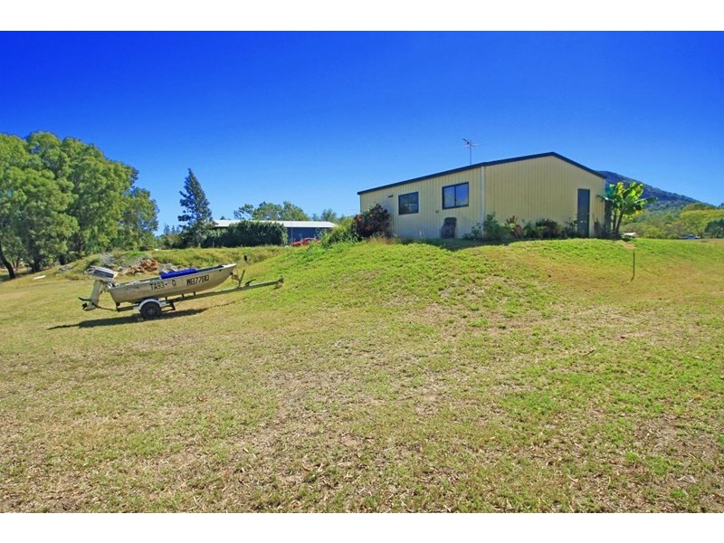 105 Emu Park Road, Nerimbera QLD 4701