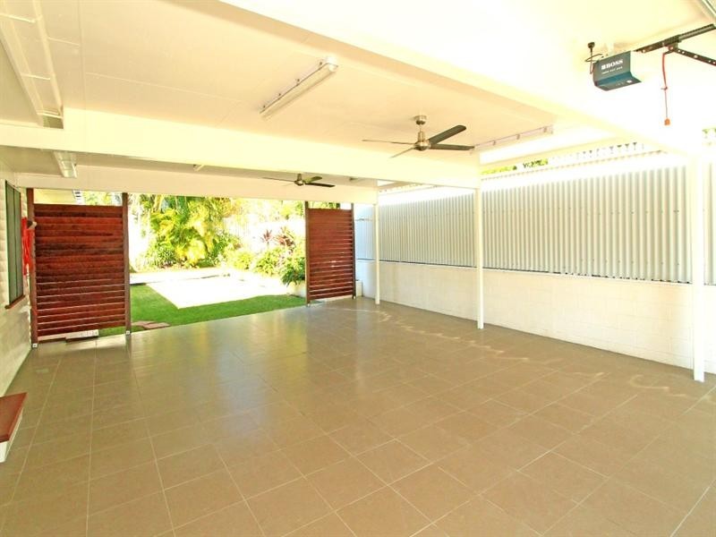 2 Kelly Street, The Range QLD 4700