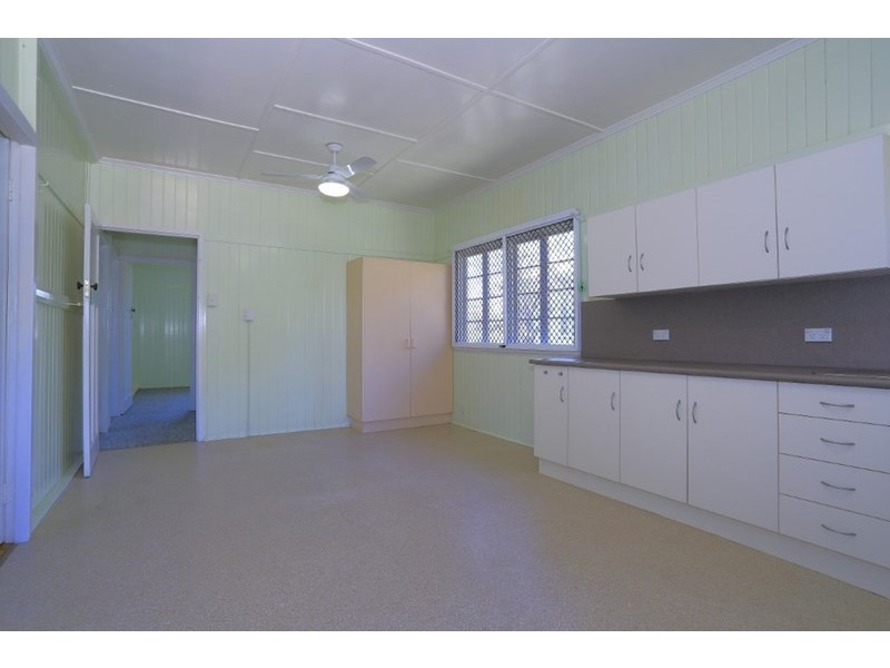 14 Cowap Street, Park Avenue QLD 4701