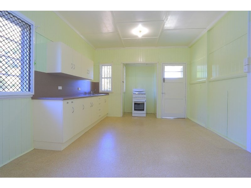 14 Cowap Street, Park Avenue QLD 4701