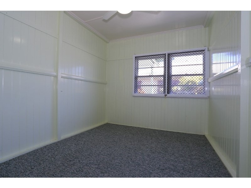 14 Cowap Street, Park Avenue QLD 4701