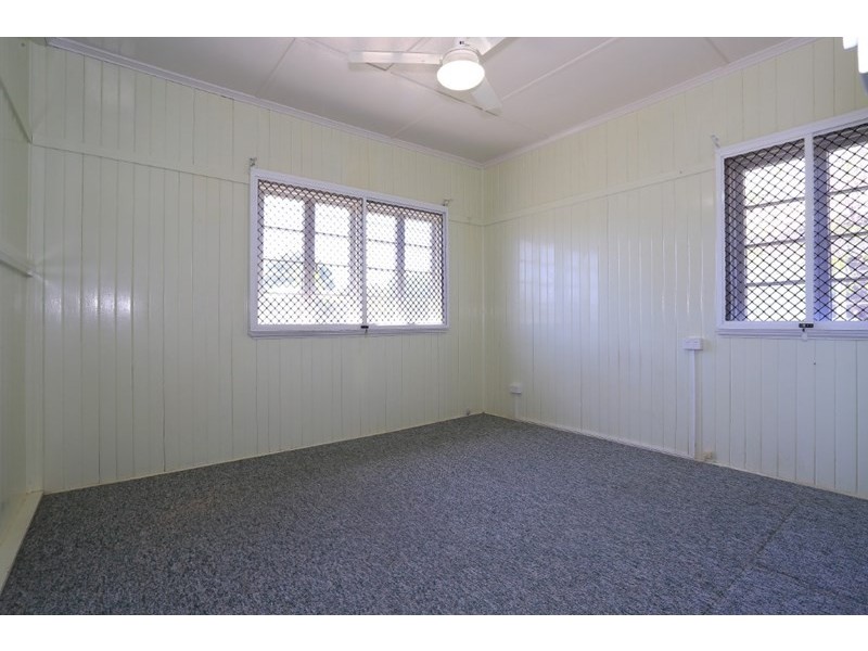 14 Cowap Street, Park Avenue QLD 4701