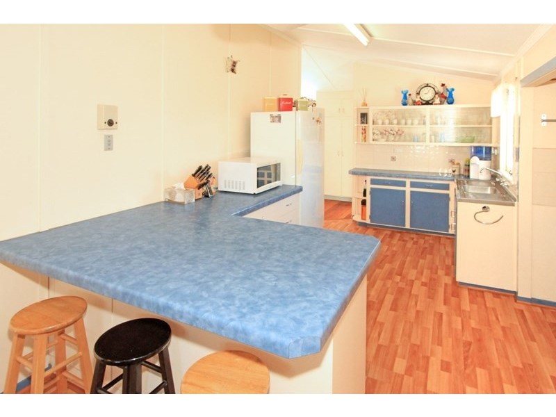 32 Thackeray Street, Park Avenue QLD 4701