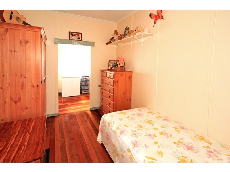 32 Thackeray Street, Park Avenue QLD 4701