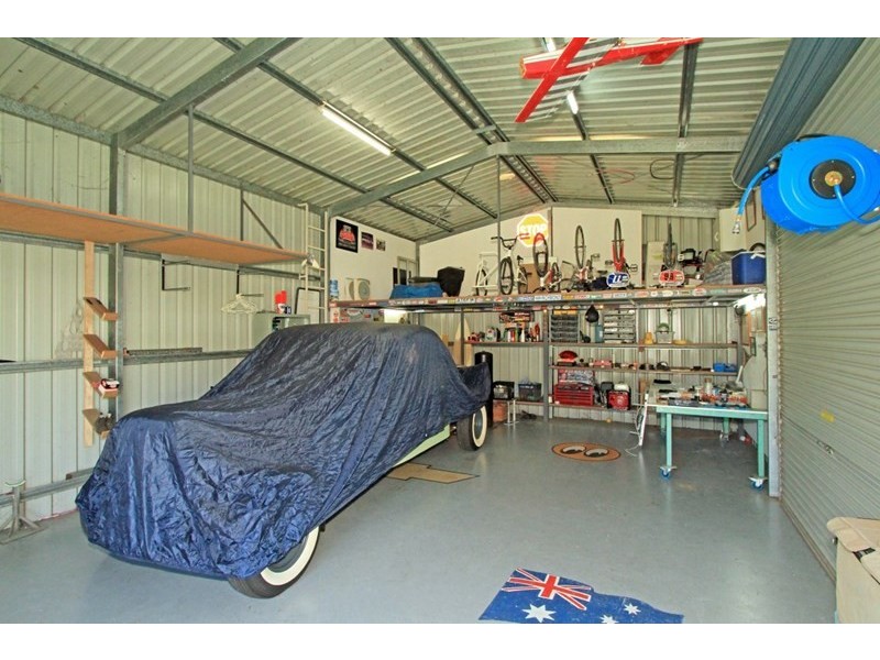 32 Thackeray Street, Park Avenue QLD 4701