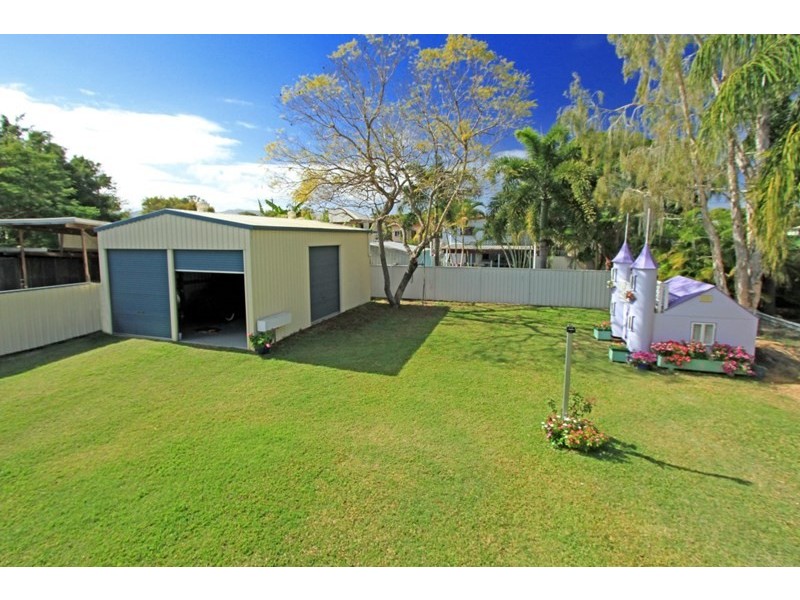 32 Thackeray Street, Park Avenue QLD 4701