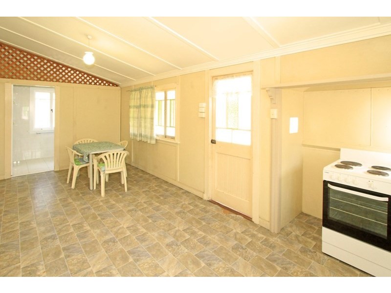 108 Main Street, Park Avenue QLD 4701
