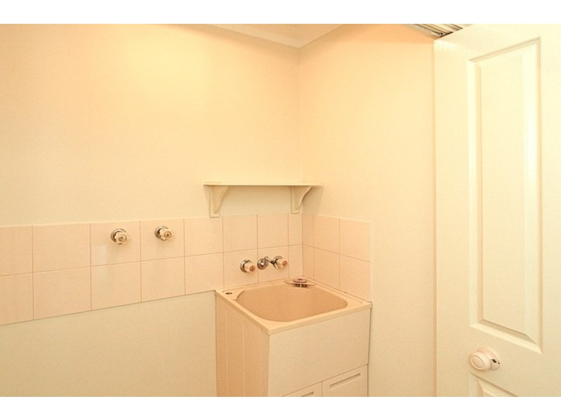 Unit 8, 35 Ross Street, Allenstown QLD 4700