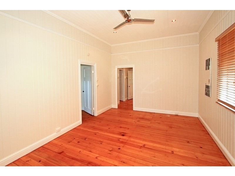 6 Kellow Street, The Range QLD 4700