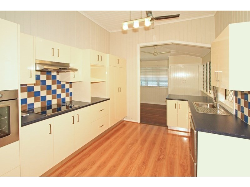 6 Kellow Street, The Range QLD 4700