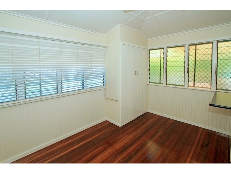 6 Kellow Street, The Range QLD 4700