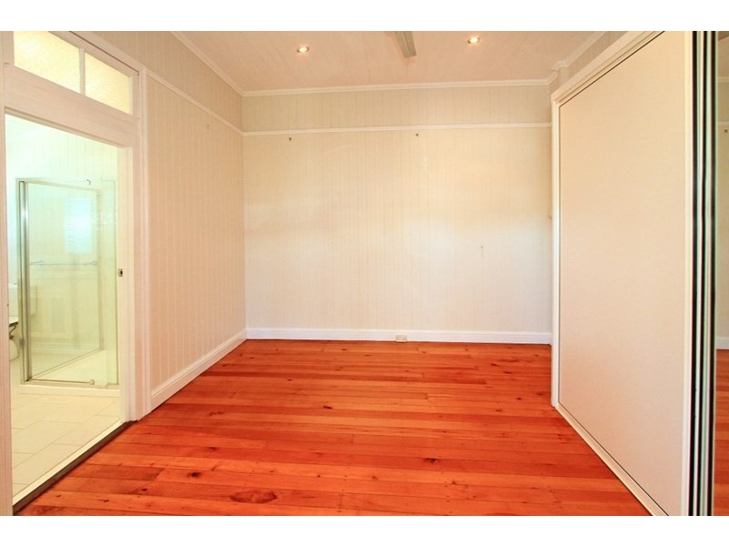 6 Kellow Street, The Range QLD 4700