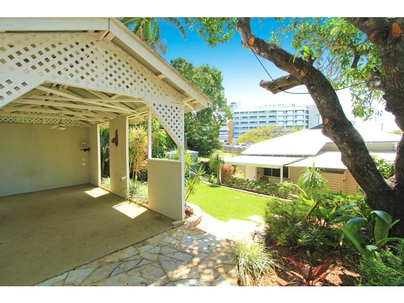 6 Kellow Street, The Range QLD 4700