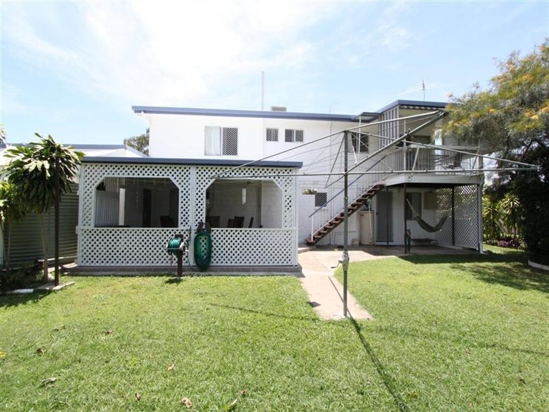 3 Bates Avenue, Park Avenue QLD 4701