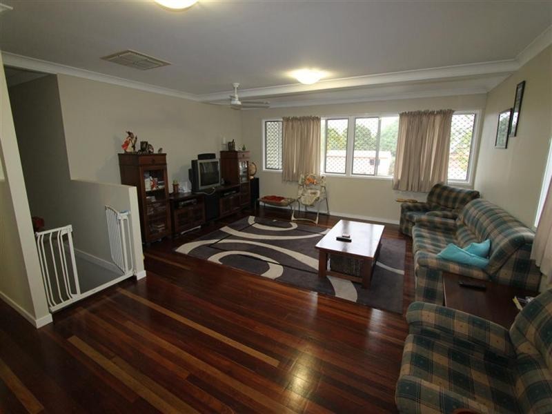 3 Bates Avenue, Park Avenue QLD 4701