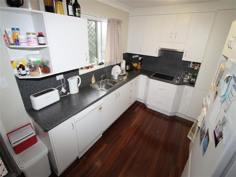 3 Bates Avenue, Park Avenue QLD 4701