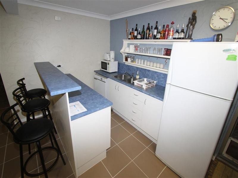 3 Bates Avenue, Park Avenue QLD 4701