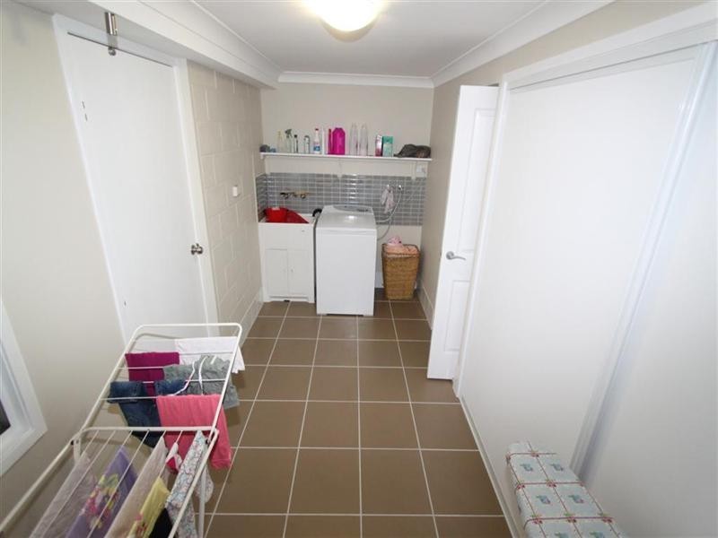 3 Bates Avenue, Park Avenue QLD 4701