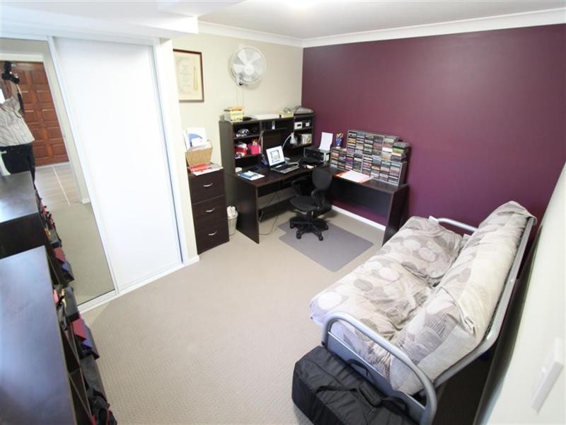 3 Bates Avenue, Park Avenue QLD 4701