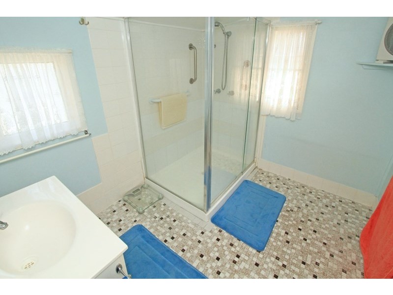 27 Hogan Street, Park Avenue QLD 4701