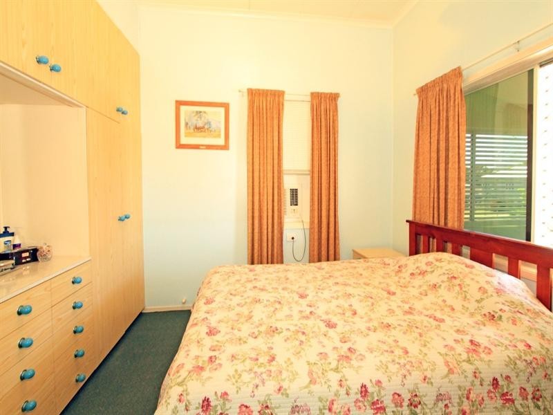 27 Hogan Street, Park Avenue QLD 4701