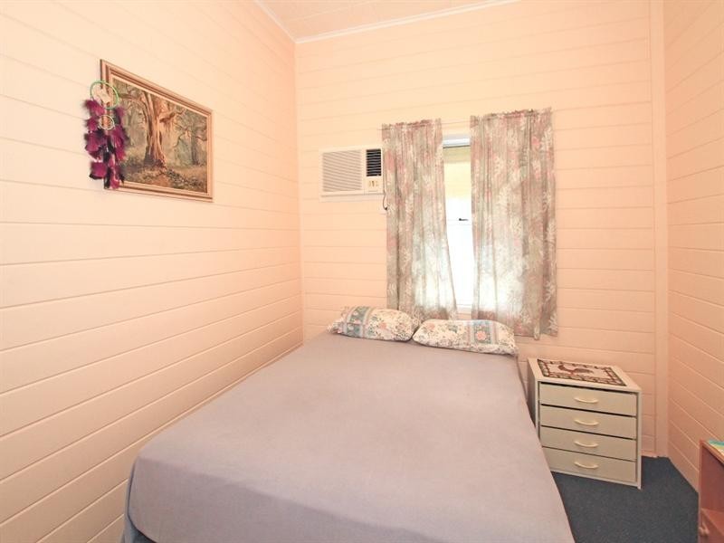 27 Hogan Street, Park Avenue QLD 4701