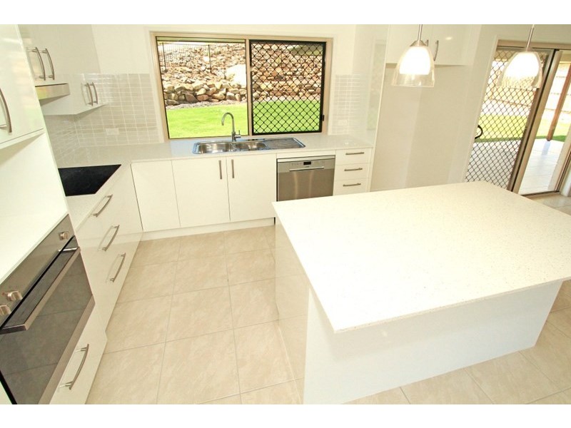 2 Vanderspek Place, Frenchville QLD 4701