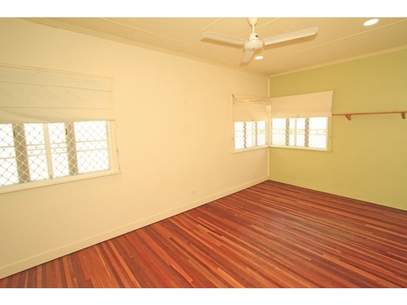 9 Spencer Street, The Range QLD 4700