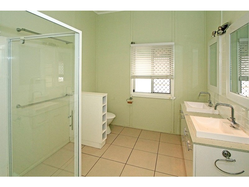 90 Stamford Street, Berserker QLD 4701