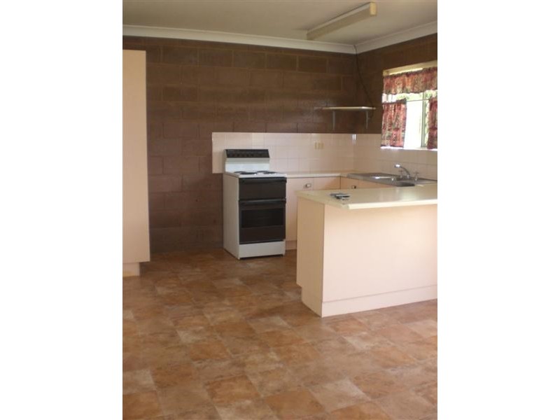 31 Barry Street, Gracemere QLD 4702