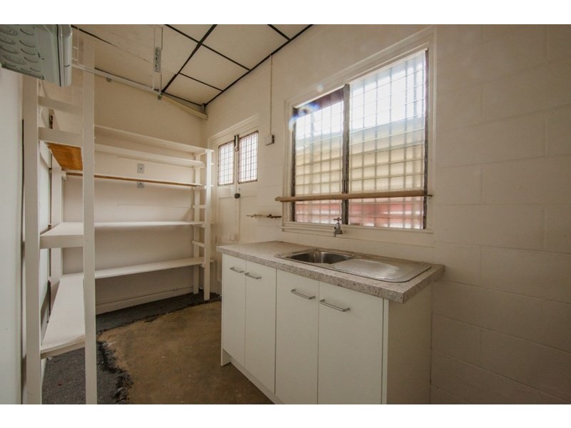 1 and 2, 151 Musgrave Street, Berserker QLD 4701