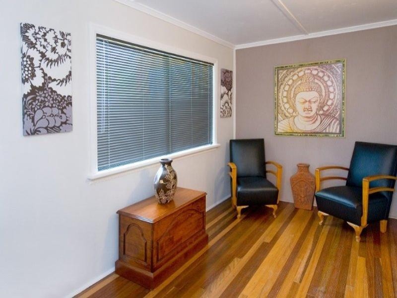 8 King Street, The Range QLD 4700