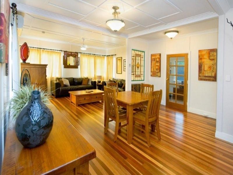 8 King Street, The Range QLD 4700