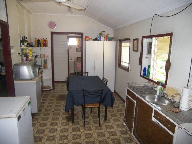 30 Medcraf Street, Park Avenue QLD 4701