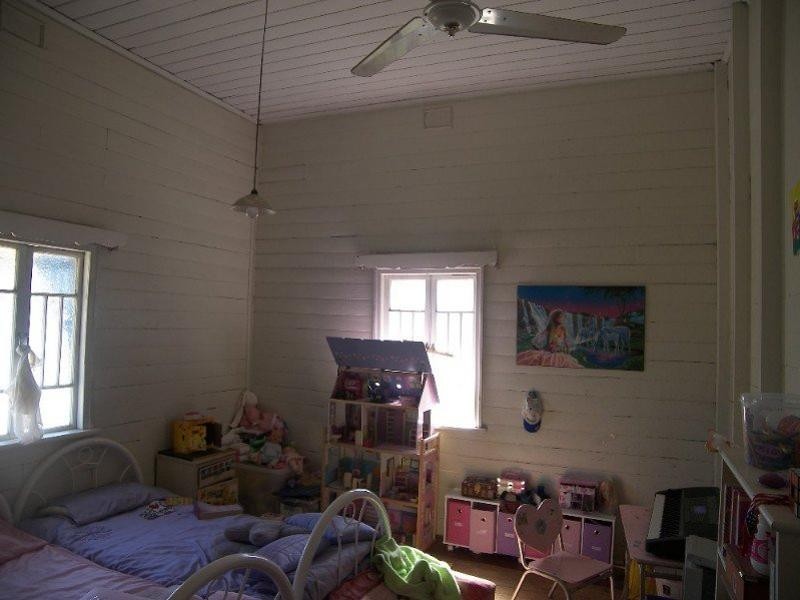 30 Medcraf Street, Park Avenue QLD 4701