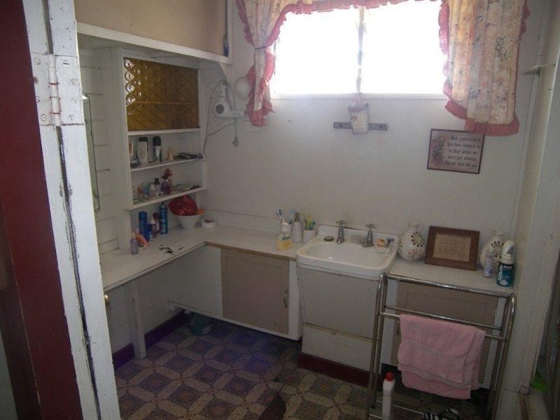 30 Medcraf Street, Park Avenue QLD 4701