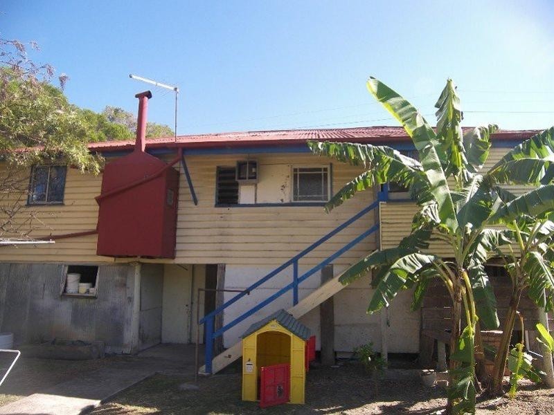 30 Medcraf Street, Park Avenue QLD 4701