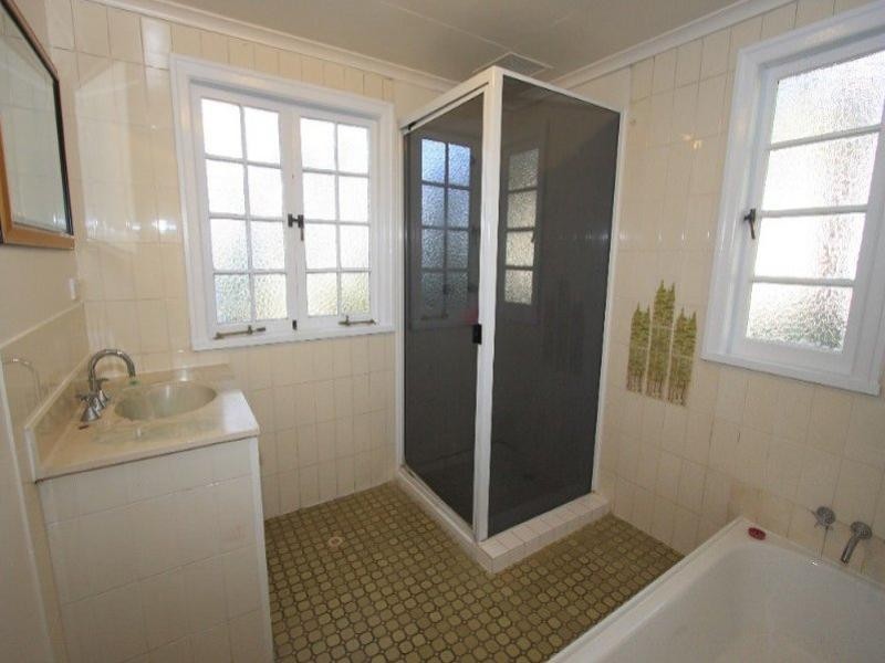 1 Lennox Street, The Range QLD 4700