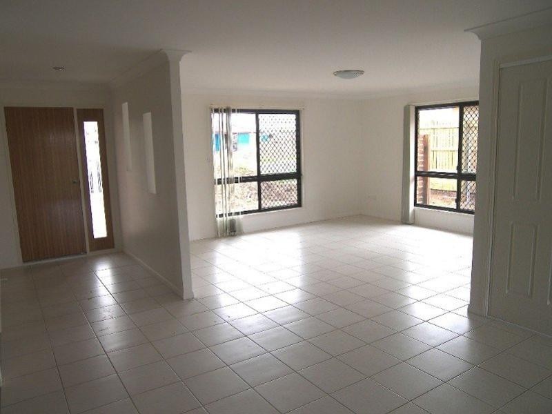 15 Rosella Drive, Gracemere QLD 4702