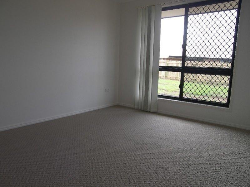 15 Rosella Drive, Gracemere QLD 4702