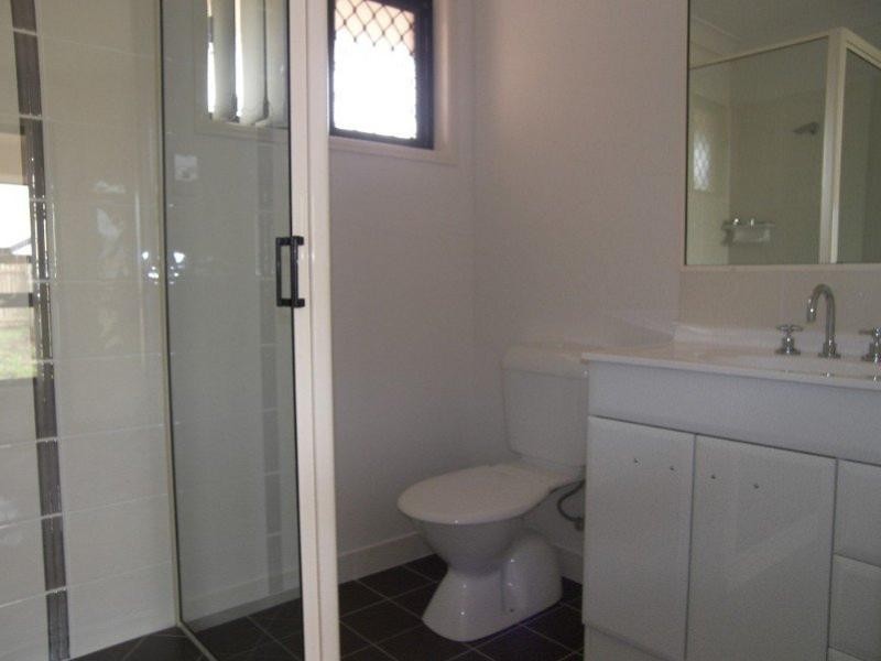 15 Rosella Drive, Gracemere QLD 4702