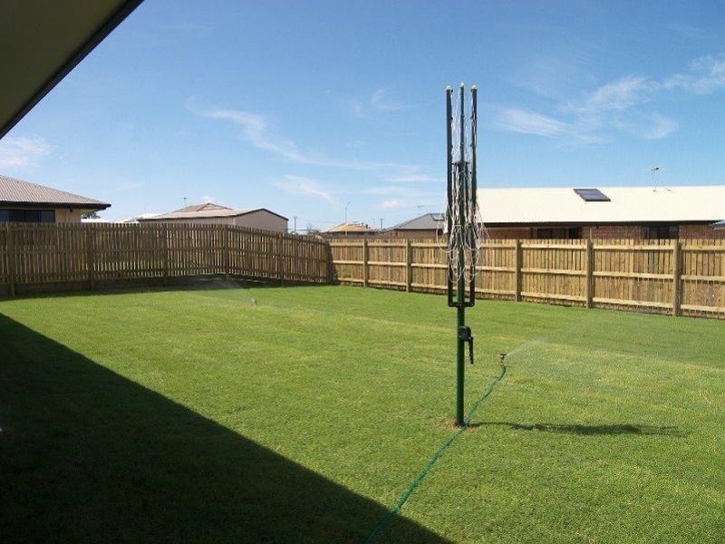 15 Rosella Drive, Gracemere QLD 4702