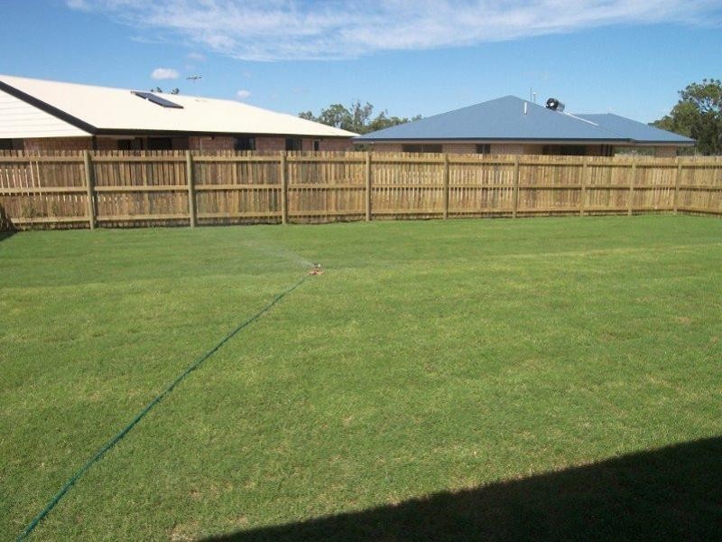 15 Rosella Drive, Gracemere QLD 4702