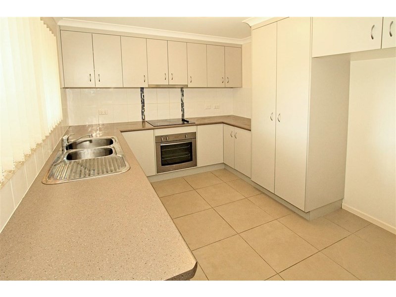 24 Chatterton Boulevard, Gracemere QLD 4702