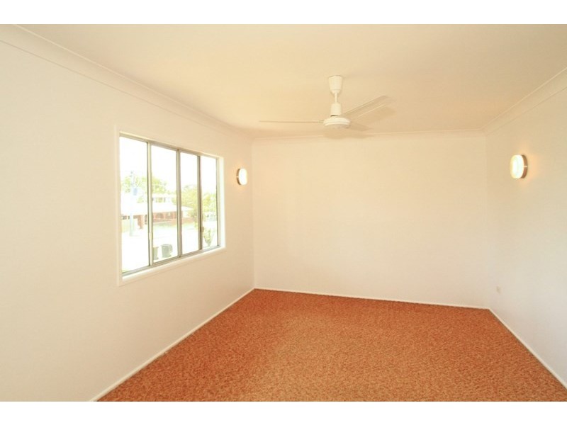 32 Twigg Street, Park Avenue QLD 4701